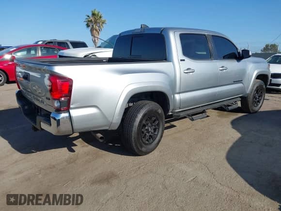 2022 Toyota Tacoma SR5 с VIN 3TMAZ5CN4NM184572, выставлен на аукционе IAAI как лот 42841947 с пробегом 78 300 миль миль и . История ставок и продаж доступна на DreamBid. Изображение 4.