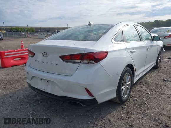2019 Hyundai Sonata SE z VIN 5NPE24AF1KH755271, wystawiony jako IAAI lot #43104190 z przebiegiem 92 538 mil mil oraz . Historia ofert i sprzedaży dostępna na DreamBid. Obrazek 4.