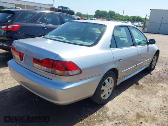 2001 Honda Accord EX with VIN JHMCG566X1C013791, listed as a IAAI auction lot 42548024 with 115,100 mi miles and . Bid and sale history available at DreamBid. Image 4.