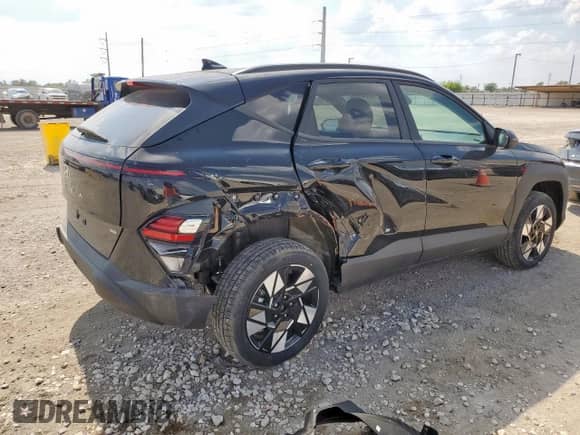 2024 Hyundai Kona SEL с VIN KM8HBCAB7RU090957, выставлен на аукционе Copart как лот 85541645 с пробегом 109 миль миль и Списание • Salvage title. История ставок и продаж доступна на DreamBid. Изображение 3.