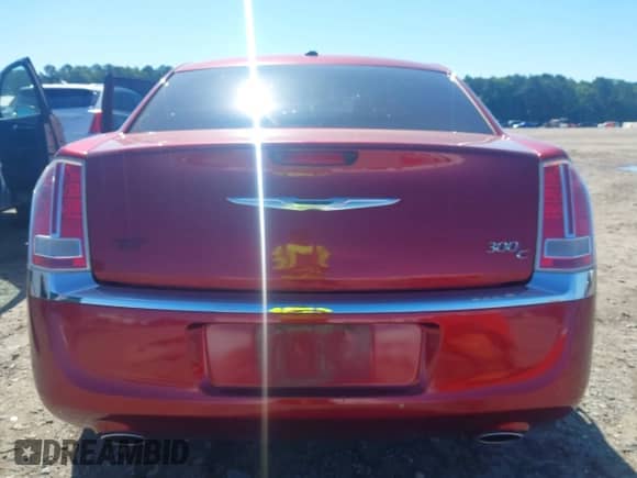 2014 Chrysler 300 C with VIN 2C3CCAEG7EH278319, listed as a IAAI auction lot 42500700 with 184,069 mi miles and . Bid and sale history available at DreamBid. Image 17.