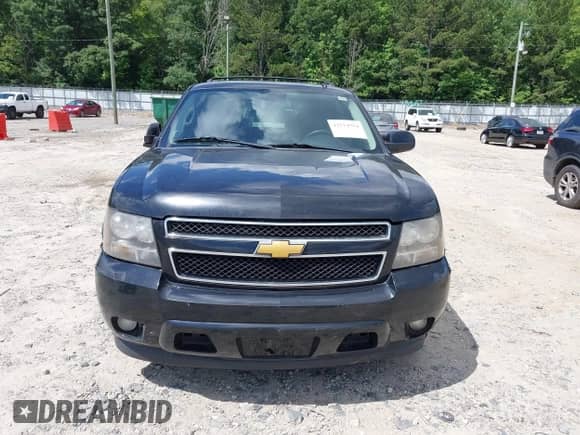 2010 Chevrolet Suburban LT z VIN 1GNUCJE08AR192831, wystawiony jako IAAI lot #42534754 z przebiegiem 165 741 mil mil oraz . Historia ofert i sprzedaży dostępna na DreamBid. Obrazek 6.