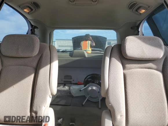 2007 Dodge Grand Caravan SXT with VIN 2D4GP44L77R131225, listed as a Copart auction lot 70868365 with 203,236 mi miles and Salvage title. Bid and sale history available at DreamBid. Image 10.