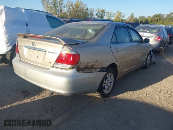 2006 Toyota Camry XLE with VIN 4T1BF32KX6U120280, listed as a IAAI auction lot 43355564 with 154,641 mi miles and . Bid and sale history available at DreamBid. Image 4.
