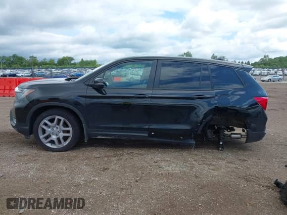 2025 Honda Passport EX-L with VIN 5FNYF8H54SB018988, listed as a IAAI auction lot 42612157 with 2,593 mi miles and . Bid and sale history available at DreamBid. Image 15.