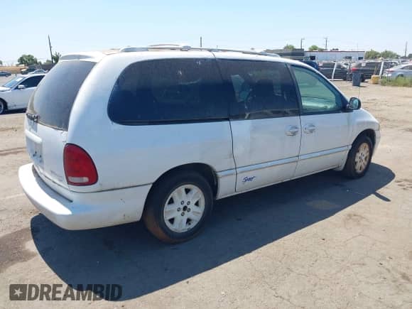 1997 Dodge Caravan SE z VIN 1B4GP44R3VB302997, wystawiony jako IAAI lot #42919164 z przebiegiem Nie podano mil oraz . Historia ofert i sprzedaży dostępna na DreamBid. Obrazek 4.