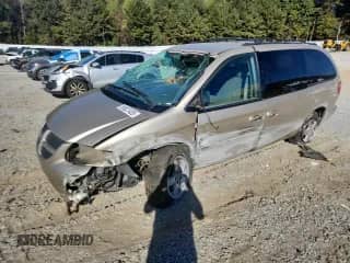 2005 Dodge Caravan SXT z VIN 2D8GP44L45R508766, wystawiony jako Copart lot #89827425 z przebiegiem Nie podano mil oraz Szkoda całkowita • Salvage title. Historia ofert i sprzedaży dostępna na DreamBid. Obrazek 1.