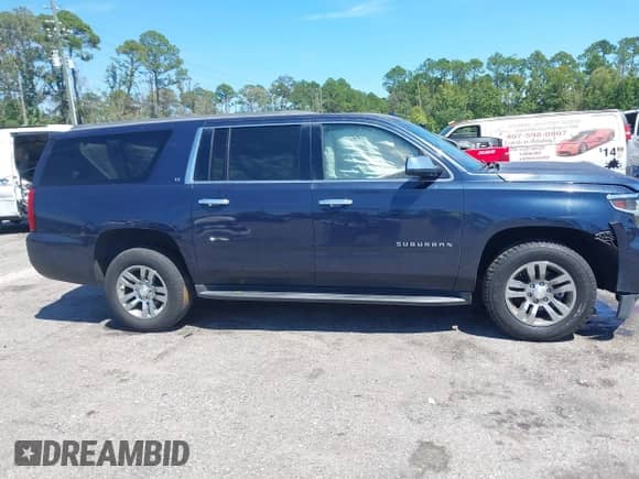 2017 Chevrolet Suburban LT с VIN 1GNSKHKC7HR215379, выставлен на аукционе IAAI как лот 43169425 с пробегом 180 876 миль миль и . История ставок и продаж доступна на DreamBid. Изображение 13.