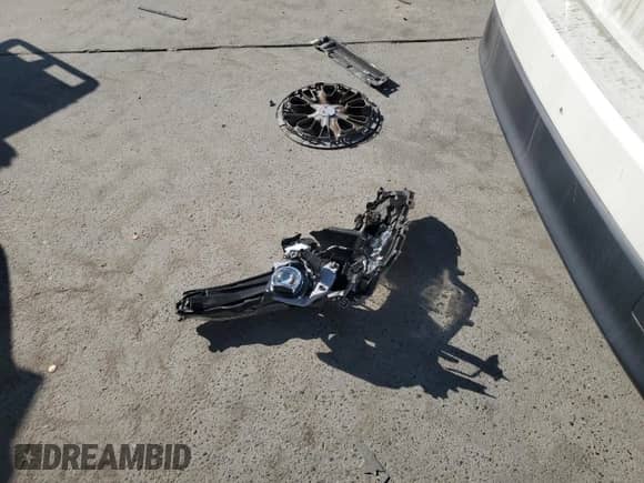 2019 Toyota Prius LE с VIN JTDKARFU4K3070932, выставлен на аукционе Copart как лот 89664115 с пробегом 82 149 миль миль и Списание • Salvage title. История ставок и продаж доступна на DreamBid. Изображение 12.