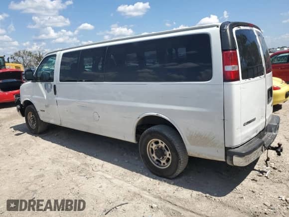 2005 Chevrolet Express Passenger с VIN 1GAHG39U051159021, выставлен на аукционе Copart как лот 72577044 с пробегом 183 058 миль миль и Списание • Salvage title. История ставок и продаж доступна на DreamBid. Изображение 2.