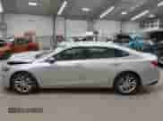 2016 Chevrolet Malibu LT z VIN 1G1ZE5ST3GF330731, wystawiony jako IAAI lot #43381521 z przebiegiem 69 236 mil mil oraz . Historia ofert i sprzedaży dostępna na DreamBid. Obrazek 14.