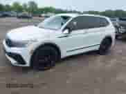 2022 Volkswagen Tiguan SE R-Line Black с VIN 3VV8B7AX8NM006023, выставлен на аукционе IAAI как лот 42258466 с пробегом Не указан миль и . История ставок и продаж доступна на DreamBid. Изображение 2.