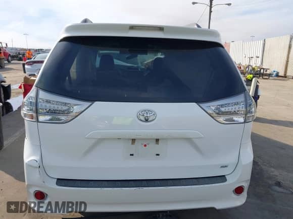 2014 Toyota Sienna SE with VIN 5TDXK3DC2ES472249, listed as a IAAI auction lot 41402101 with Not provided miles and . Bid and sale history available at DreamBid. Image 15.