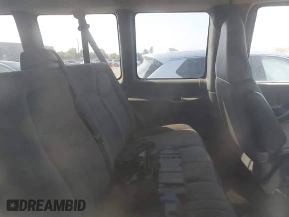 2007 Chevrolet Express Passenger с VIN 1GAHG39U871187698, выставлен на аукционе IAAI как лот 43235465 с пробегом 199 913 миль миль и . История ставок и продаж доступна на DreamBid. Изображение 8.