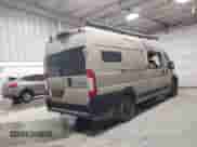 2022 Ram ProMaster Cargo z VIN 3C6MRVJG8NE117900, wystawiony jako IAAI lot #42153349 z przebiegiem 48 347 mil mil oraz . Historia ofert i sprzedaży dostępna na DreamBid. Obrazek 4.