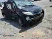 2020 Toyota Sienna XLE Auto Access Seat z VIN 5TDYZ3DC3LS048639, wystawiony jako Copart lot #66348195 z przebiegiem 139 466 mil mil oraz Szkoda całkowita • Salvage title. Historia ofert i sprzedaży dostępna na DreamBid. Obrazek 14.