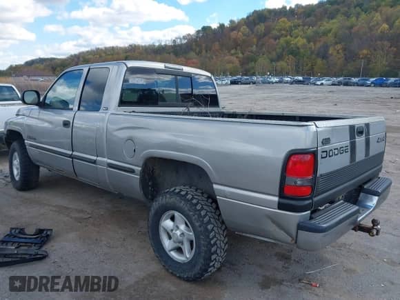 1999 Dodge 1500 with VIN 3B7HF12Y0XG129386, listed as a IAAI auction lot 43507863 with 209,280 mi miles and . Bid and sale history available at DreamBid. Image 3.