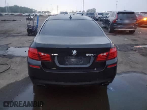 2014 BMW 5 Series 550i xDrive z VIN WBAKP9C50ED692757, wystawiony jako Copart lot #83763785 z przebiegiem 95 890 mil mil oraz Szkoda całkowita • Salvage title. Historia ofert i sprzedaży dostępna na DreamBid. Obrazek 6.