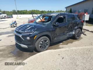 2024 Chevrolet TrailBlazer LT z VIN KL79MPS24RB045721, wystawiony jako Copart lot #70667165 z przebiegiem 14 313 mil mil oraz Nie do naprawy • Non repairable. Historia ofert i sprzedaży dostępna na DreamBid. Obrazek 1.