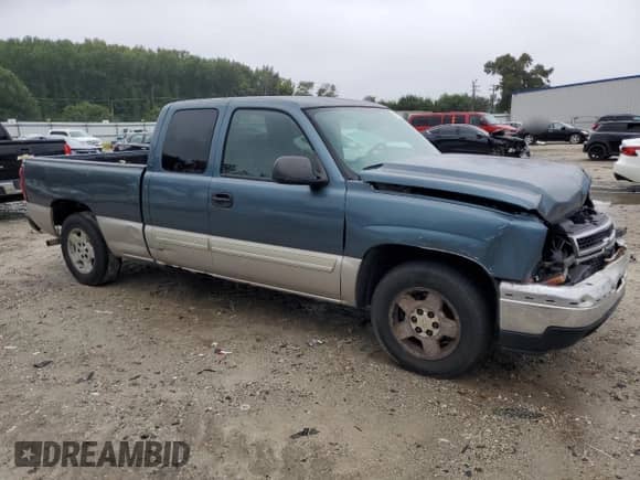 2006 Chevrolet Silverado 1500 Work Truck with VIN 1GCEC19V96Z252724, listed as a Copart auction lot 81131775 with 178,536 mi miles and Salvage title. Bid and sale history available at DreamBid. Image 4.