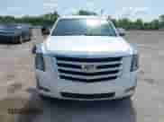 2018 Cadillac Escalade z VIN 1GYS3AKJ1JR157121, wystawiony jako IAAI lot #42236004 z przebiegiem 78 051 mil mil oraz . Historia ofert i sprzedaży dostępna na DreamBid. Obrazek 12.