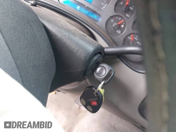 2005 GMC Sierra 1500 SLE with VIN 2GTEK13T851282721, listed as a IAAI auction lot 42390234 with 257,073 mi miles and . Bid and sale history available at DreamBid. Image 11.