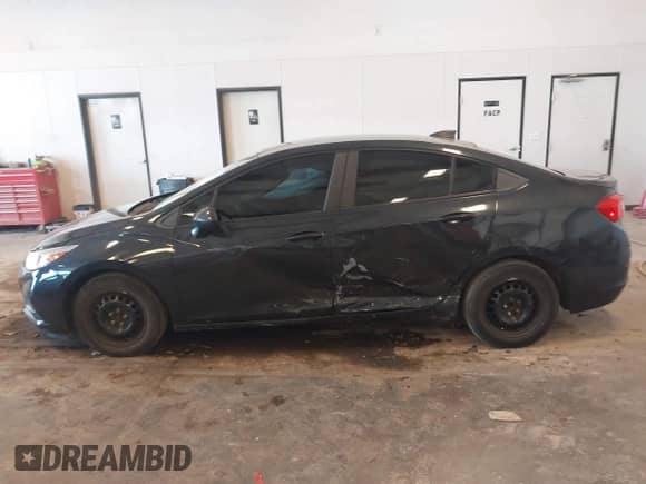 2016 Chevrolet Cruze LS с VIN 1G1BC5SM7G7246096, выставлен на аукционе IAAI как лот 43179722 с пробегом 239 352 миль миль и . История ставок и продаж доступна на DreamBid. Изображение 14.