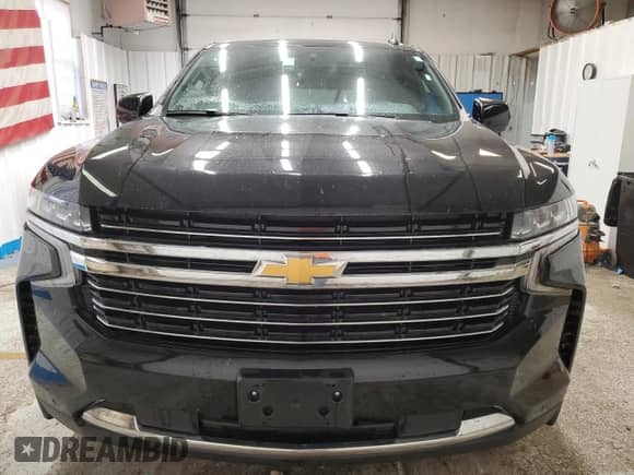 2024 Chevrolet Suburban LT with VIN 1GNSKCKD0RR249581, listed as a Copart auction lot 64013445 with 33,446 mi miles and Clean title. Bid and sale history available at DreamBid. Image 5.