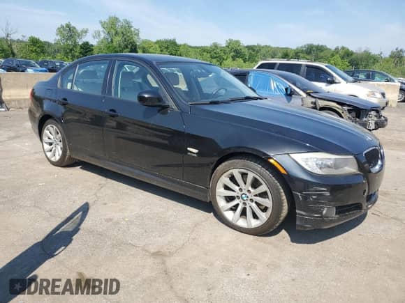 2011 BMW 3 Series 328i xDrive z VIN WBAPK5G50BNN26378, wystawiony jako Copart lot #58738995 z przebiegiem 129 319 mil mil oraz Szkoda całkowita • Salvage title. Historia ofert i sprzedaży dostępna na DreamBid. Obrazek 4.