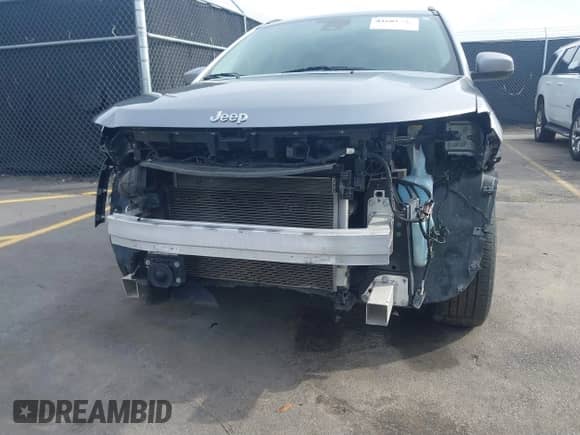 2020 Jeep Compass Latitude z VIN 3C4NJCBB3LT257860, wystawiony jako IAAI lot #41601408 z przebiegiem 72 364 mil mil oraz . Historia ofert i sprzedaży dostępna na DreamBid. Obrazek 6.