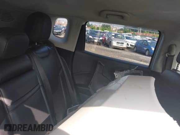 2019 Jeep Compass Latitude with VIN 3C4NJDBB2KT776516, listed as a IAAI auction lot 42635670 with 96,827 mi miles and . Bid and sale history available at DreamBid. Image 8.