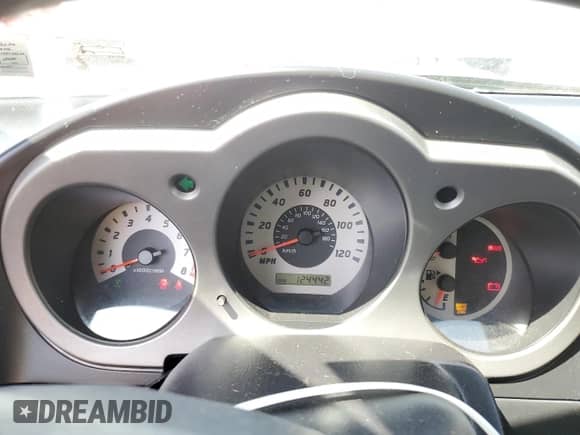 2004 Nissan Frontier SVE с VIN 1N6MD27Y54C459622, выставлен на аукционе Copart как лот 53689865 с пробегом 124 442 миль миль и Списание • Salvage title. История ставок и продаж доступна на DreamBid. Изображение 9.