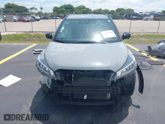 2022 Nissan Kicks SR z VIN 3N1CP5DV8NL491054, wystawiony jako IAAI lot #42209455 z przebiegiem 26 421 mil mil oraz . Historia ofert i sprzedaży dostępna na DreamBid. Obrazek 13.