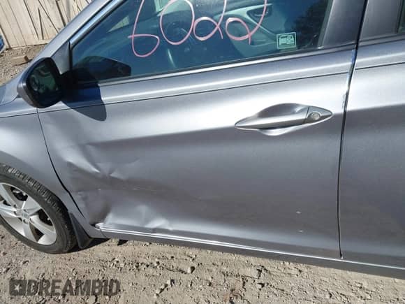 2013 Hyundai Elantra GLS z VIN KMHDH4AE0DU675062, wystawiony jako IAAI lot #43186022 z przebiegiem 146 855 mil mil oraz . Historia ofert i sprzedaży dostępna na DreamBid. Obrazek 13.