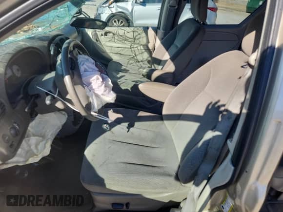 2005 Dodge Caravan SXT z VIN 2D8GP44L45R508766, wystawiony jako Copart lot #89827425 z przebiegiem Nie podano mil oraz Szkoda całkowita • Salvage title. Historia ofert i sprzedaży dostępna na DreamBid. Obrazek 7.