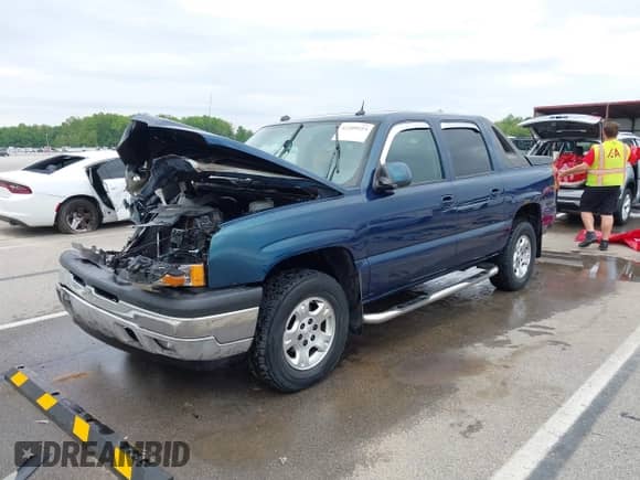 2005 Chevrolet Avalanche LS with VIN 3GNEK12ZX5G250695, listed as a IAAI auction lot 42209223 with 139,987 mi miles and . Bid and sale history available at DreamBid. Image 18.