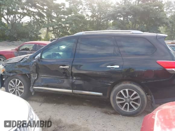 2013 Nissan Pathfinder Platinum with VIN 5N1AR2MN8DC670214, listed as a IAAI auction lot 42698510 with 216,922 mi miles and . Bid and sale history available at DreamBid. Image 13.