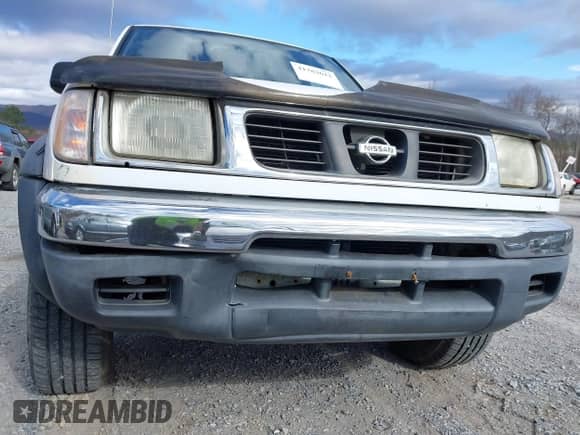 1998 Nissan Frontier XE z VIN 1N6DD26Y4WC361816, wystawiony jako IAAI lot #41783622 z przebiegiem 141 834 mil mil oraz . Historia ofert i sprzedaży dostępna na DreamBid. Obrazek 13.