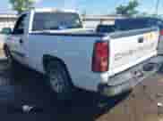 2005 Chevrolet Silverado 1500 Work Truck z VIN 1GCEC14X95Z281499, wystawiony jako IAAI lot #43270488 z przebiegiem 147 465 mil mil oraz . Historia ofert i sprzedaży dostępna na DreamBid. Obrazek 3.