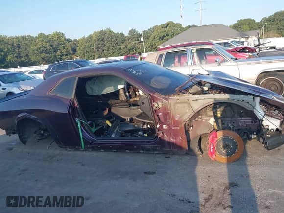 2022 Dodge Challenger R/T Scat Pack Widebody z VIN 2C3CDZFJ6NH156377, wystawiony jako IAAI lot #43003945 z przebiegiem 9 mil mil oraz . Historia ofert i sprzedaży dostępna na DreamBid. Obrazek 12.