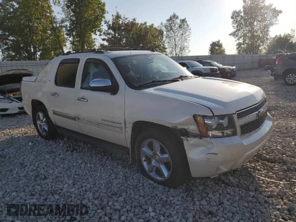 2012 Chevrolet Avalanche LTZ z VIN 3GNTKGE73CG220679, wystawiony jako Copart lot #83823975 z przebiegiem 200 083 mil mil oraz Czysty tytuł • Clean title. Historia ofert i sprzedaży dostępna na DreamBid. Obrazek 4.