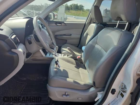 2011 Subaru Forester X Limited z VIN JF2SHBEC5BH762164, wystawiony jako Copart lot #71781275 z przebiegiem 163 818 mil mil oraz Czysty tytuł • Clean title. Historia ofert i sprzedaży dostępna na DreamBid. Obrazek 7.