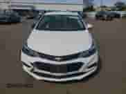 2017 Chevrolet Cruze LT z VIN 1G1BE5SM2H7158861, wystawiony jako Copart lot #70296445 z przebiegiem 116 187 mil mil oraz Szkoda całkowita • Salvage title. Historia ofert i sprzedaży dostępna na DreamBid. Obrazek 5.