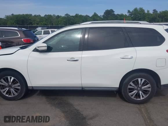 2017 Nissan Pathfinder SV with VIN 5N1DR2MN7HC685340, listed as a IAAI auction lot 42253141 with 166,267 mi miles and . Bid and sale history available at DreamBid. Image 14.