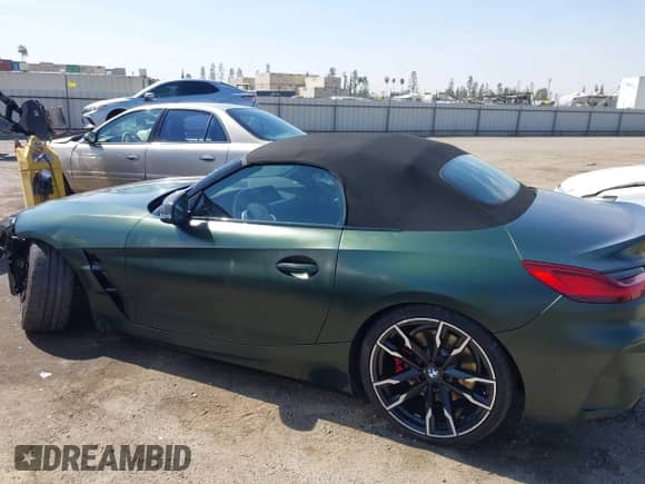 2025 BMW Z4 sDriveM40i z VIN WBAHF9C04SWY38921, wystawiony jako IAAI lot #43200841 z przebiegiem 14 048 mil mil oraz . Historia ofert i sprzedaży dostępna na DreamBid. Obrazek 15.