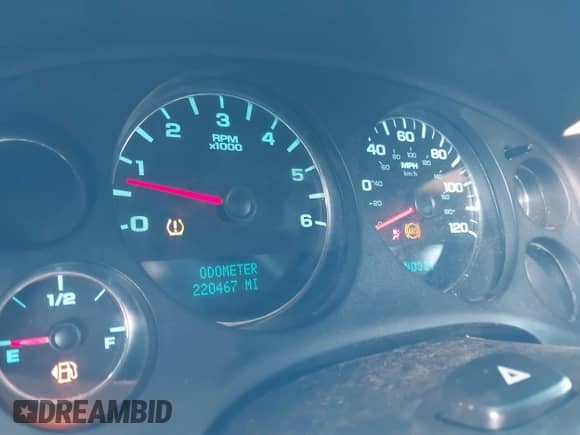 2007 Chevrolet Tahoe LT with VIN 1GNFC13047J406166, listed as a IAAI auction lot 42919105 with 220,467 mi miles and . Bid and sale history available at DreamBid. Image 7.