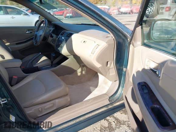 2002 Honda Accord EX with VIN 1HGCG16512A033251, listed as a IAAI auction lot 43526889 with 116,739 mi miles and . Bid and sale history available at DreamBid. Image 5.