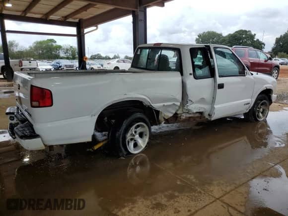 1998 Chevrolet S-10 LS с VIN 1GCCS19X5W8167378, выставлен на аукционе Copart как лот 73230834 с пробегом 177 261 миль миль и Списание • Salvage title. История ставок и продаж доступна на DreamBid. Изображение 3.