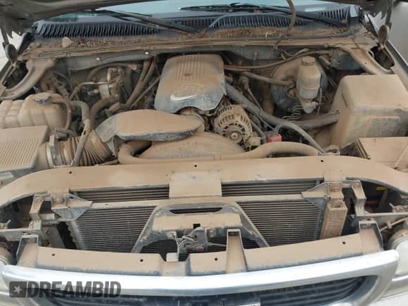 2001 GMC Sierra 1500 SLE z VIN 2GTEC19V711120871, wystawiony jako IAAI lot #42093793 z przebiegiem 271 247 mil mil oraz . Historia ofert i sprzedaży dostępna na DreamBid. Obrazek 10.