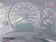 2000 Chevrolet Silverado 1500 LS z VIN 1GCEC19V2YZ307288, wystawiony jako IAAI lot #42575686 z przebiegiem 327 325 mil mil oraz . Historia ofert i sprzedaży dostępna na DreamBid. Obrazek 7.